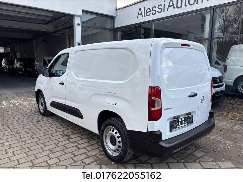 Gebraucht Opel Combo Edition 102 PS (75 kW) 2023 Weiß Van / Kleinbus