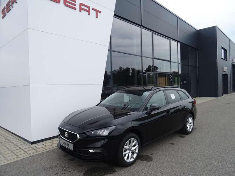 Neu Seat Leon 150 PS (110 kW) 2025 Midnight schwarz (metallic) Kombi