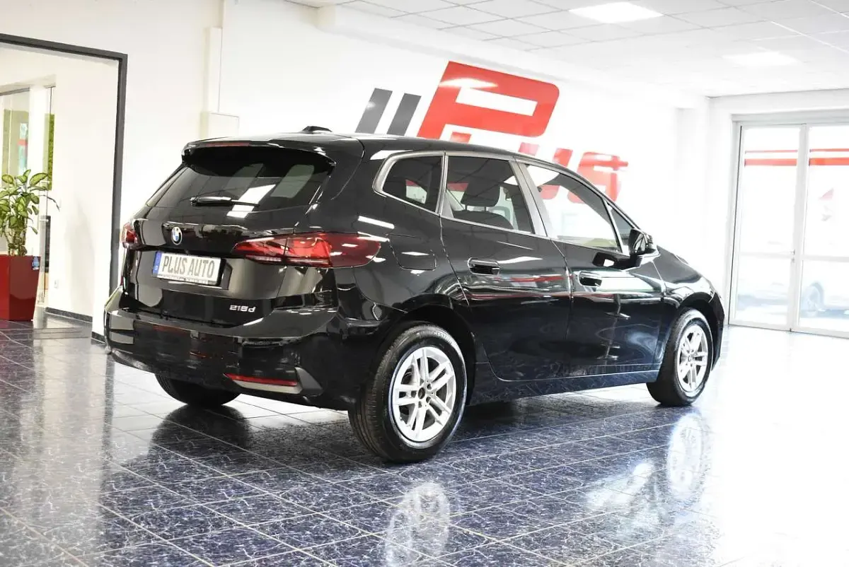 Gebraucht BMW 218 150 PS (110 kW) 2023 Schwarz Van / Kleinbus