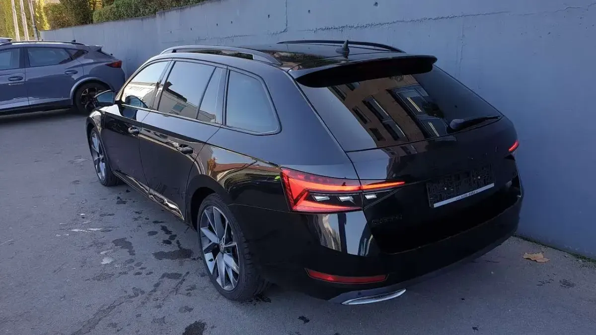 Gebraucht Skoda Superb SportLine 218 PS (160 kW) 2020 Schwarzmagic perleffekt Kombi