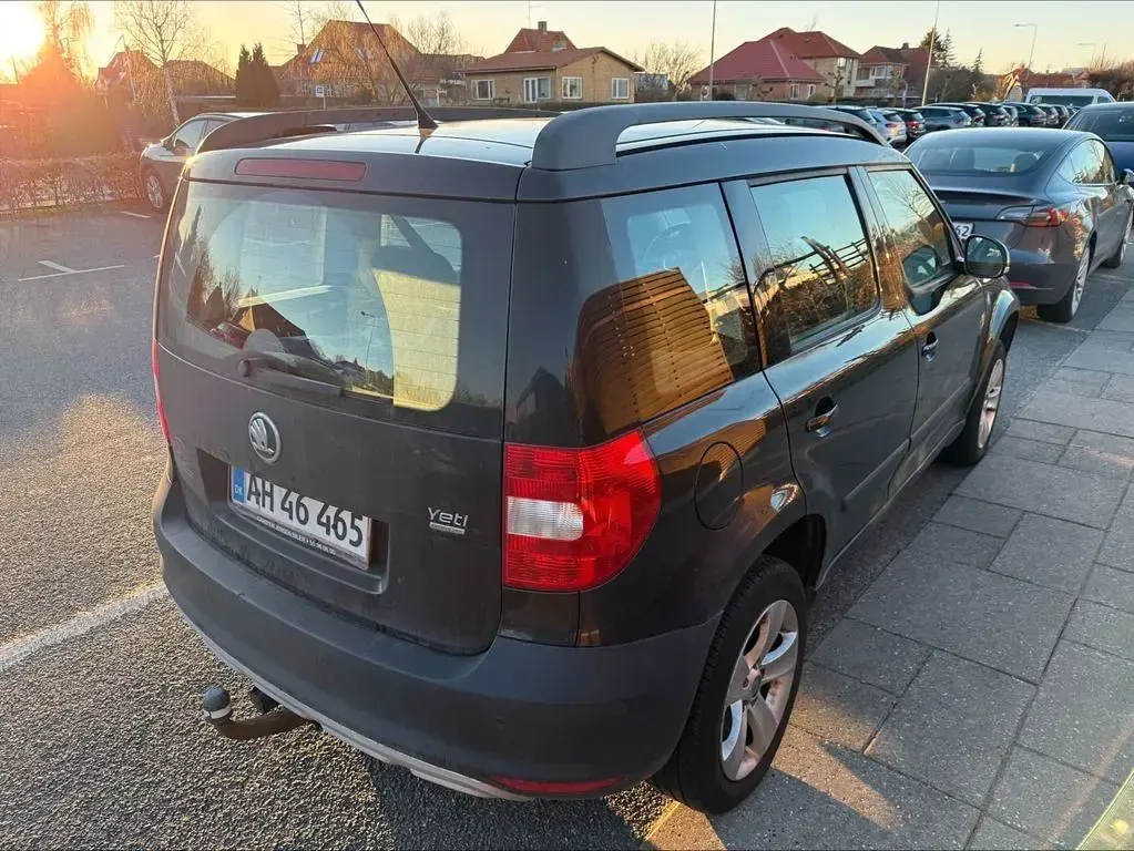 Gebraucht Skoda Yeti GreenLine 105 PS (77 kW) 2012 Schwarz SUV