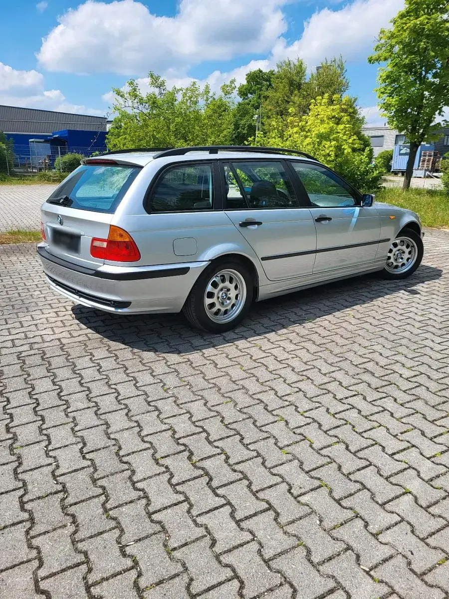 Gebraucht BMW 320 150 PS (110 kW) 2004 Silber Kombi