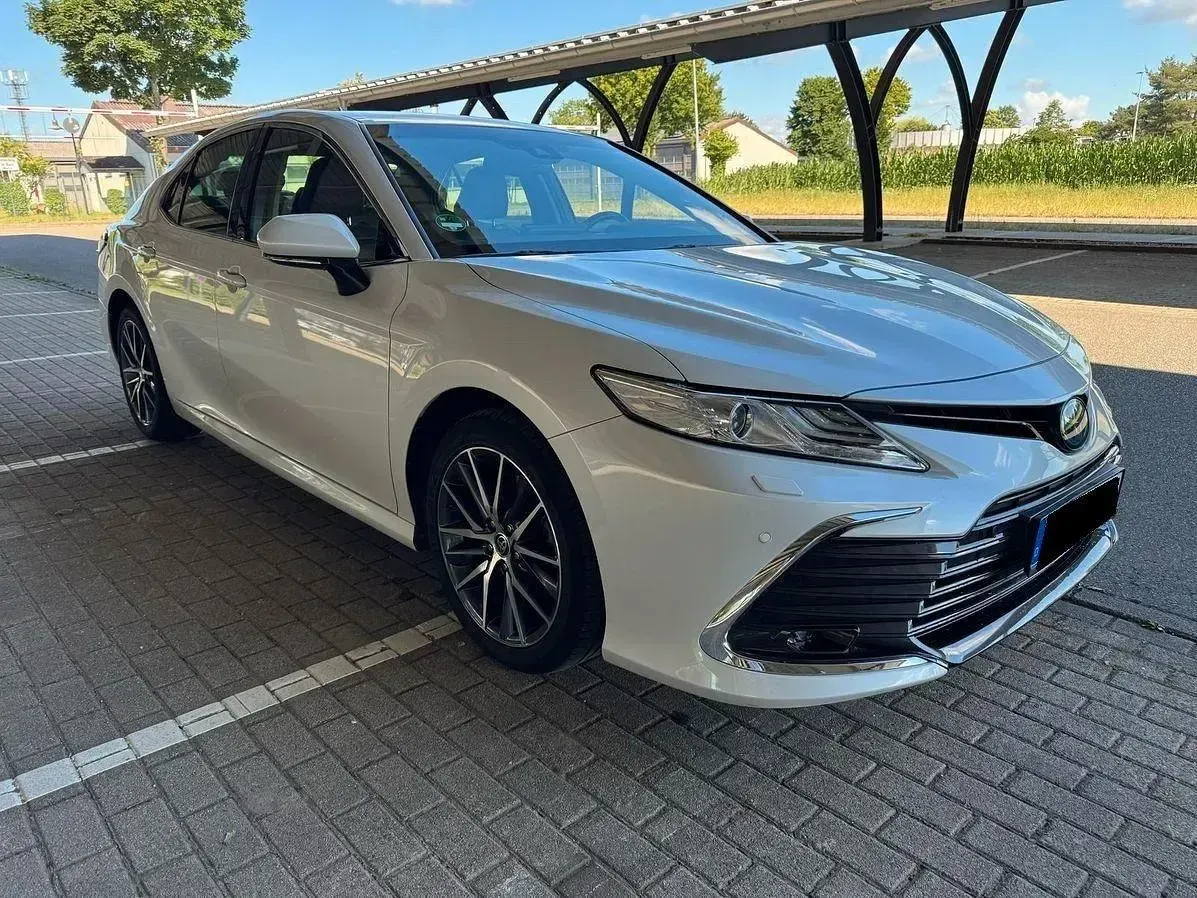 Gebraucht Toyota Camry Luxury 178 PS (130 kW) 2022 Weiß Limousine