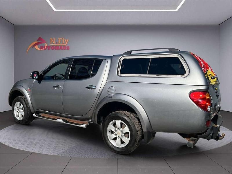 Gebraucht Mitsubishi L200 Diamant Edition 178 PS (130 kW) 2015 Grau Pickup