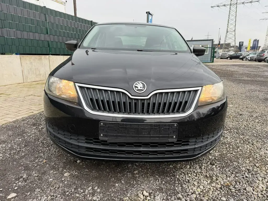Gebraucht Skoda Rapid Active 75 PS (55 kW) 2013 Schwarz Kleinwagen