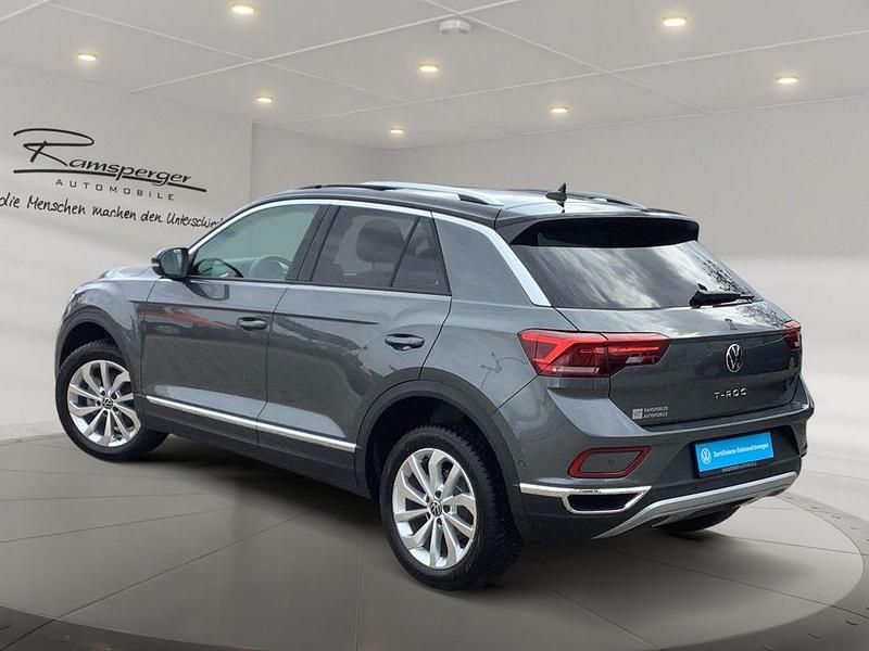 Gebraucht VW T-Roc Style 150 PS (110 kW) 2024 Grau (indiumgrau metallic/schwarz) SUV