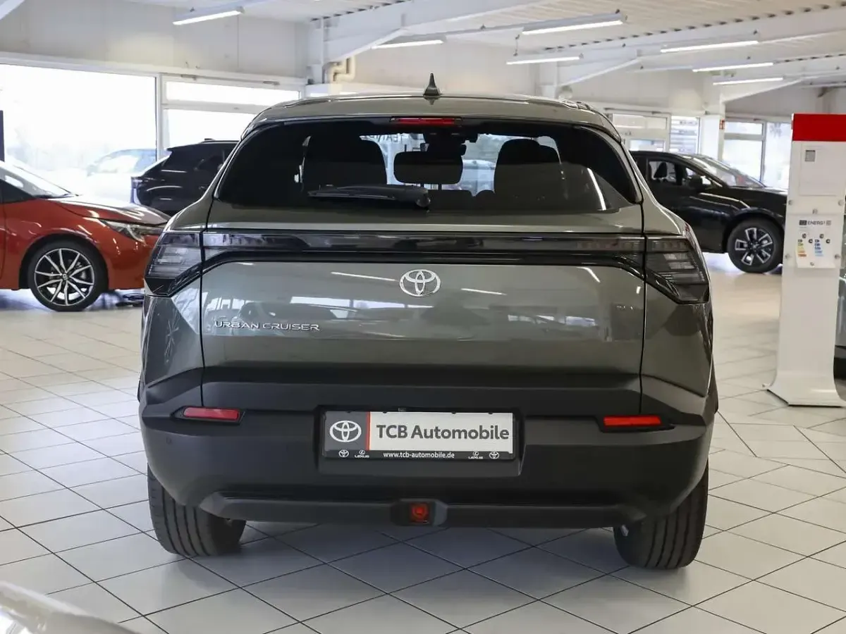 Neu Toyota Urban Cruiser 127 kW (174 PS) 2026 Grün SUV
