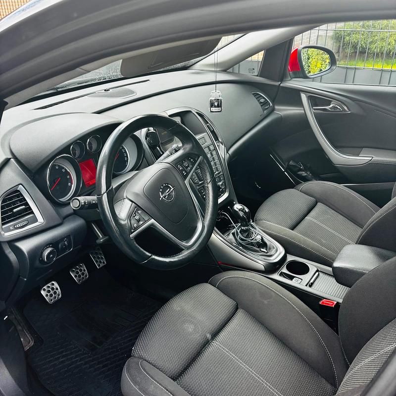 Gebraucht Opel Astra 140 PS (102 kW) 2011 Grau Kleinwagen