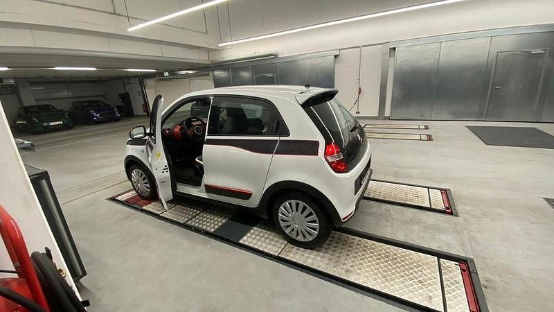 Gebraucht Renault Twingo Luxe 90 PS (66 kW) 2015 Weiß Kleinwagen