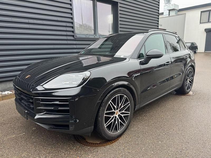 Gebraucht Porsche Cayenne 470 PS (345 kW) 2024 Schwarz SUV