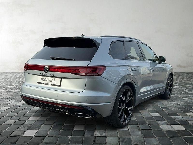 Gebraucht VW Touareg R-line 286 PS (210 kW) 2025 Oyster silver metallic SUV