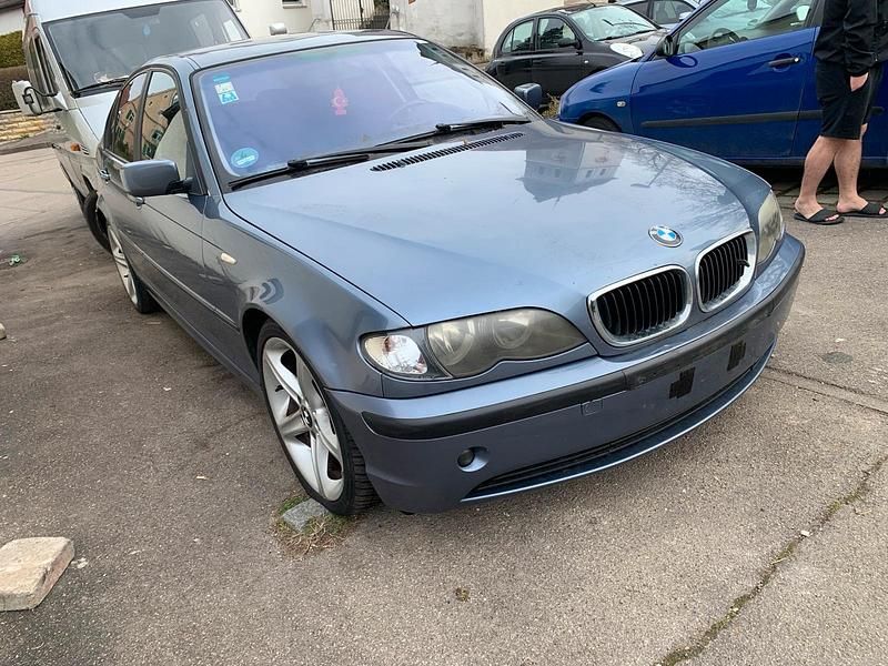Gebraucht BMW 318 143 PS (105 kW) 2002 Blau Limousine