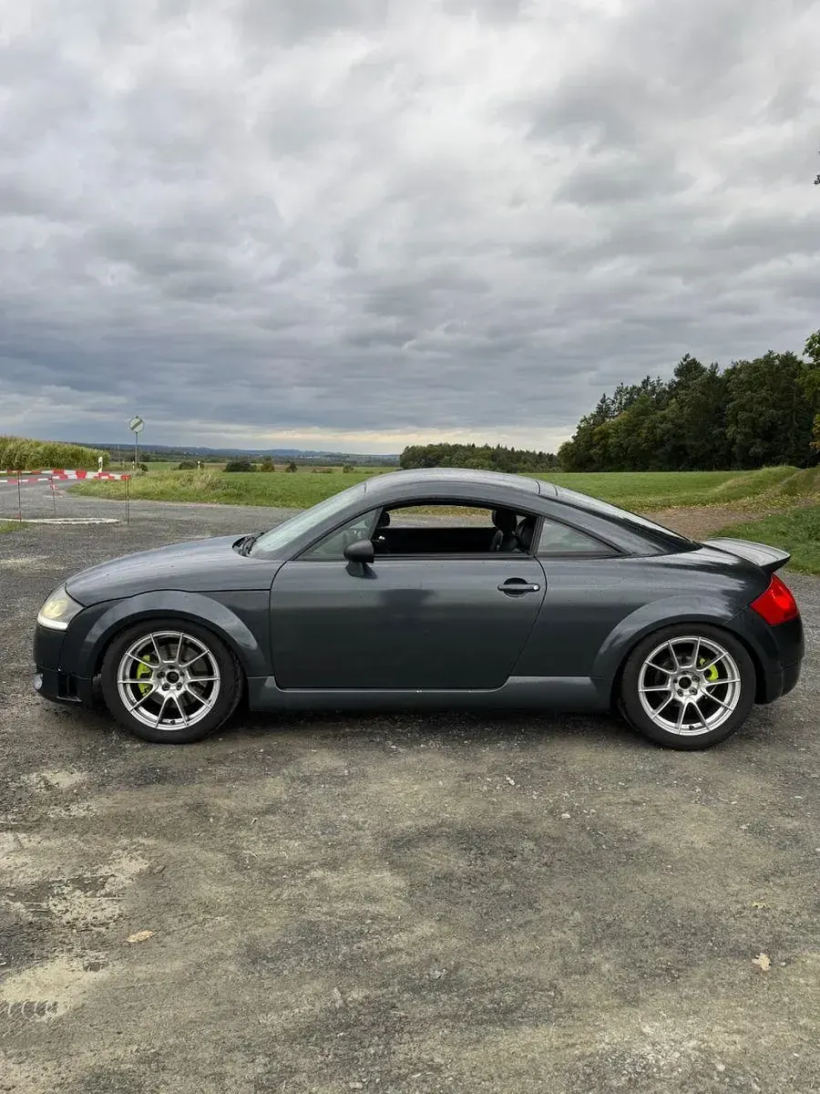 Używany Audi TT S-Line 224 KM (164 kW) 1999 Szary Coupe
