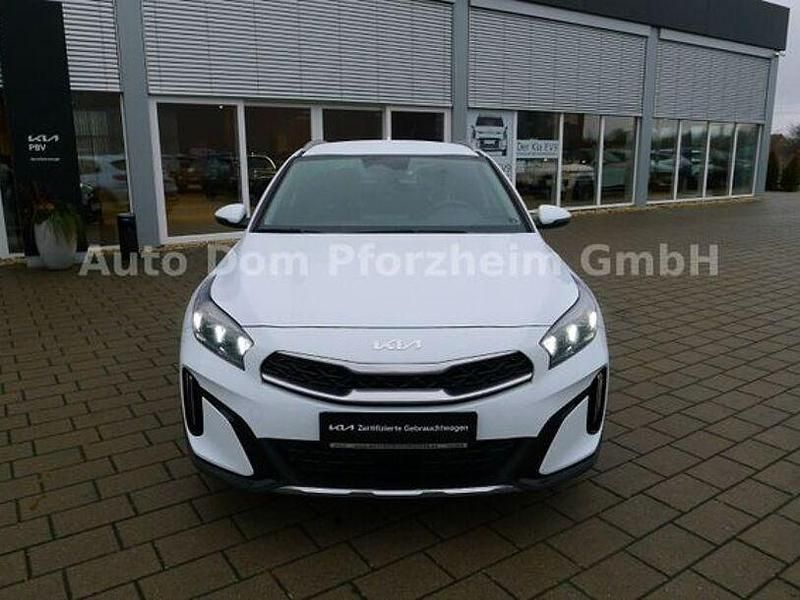 Gebraucht Kia XCeed Spirit 140 PS (102 kW) 2025 Carraraweiß (wd) SUV