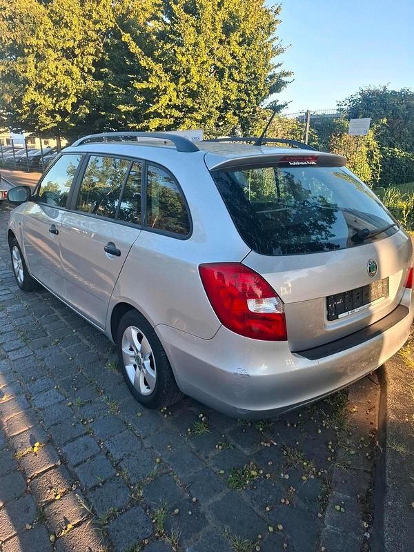 Silber Gebraucht 2016 Skoda Fabia Kombi | 4.850 € (Guter Preis) - Bild 1/4