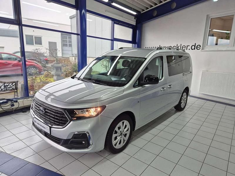 Gebraucht Ford Tourneo Titanium 116 PS (85 kW) 2025 Stardust silber Kombi