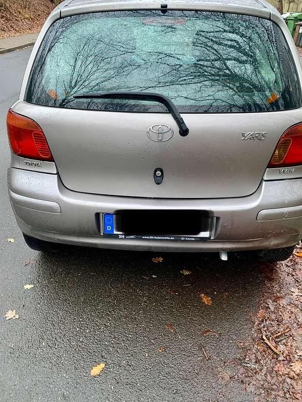 Gebraucht Toyota Yaris 87 PS (63 kW) 2003 Bronze Limousine