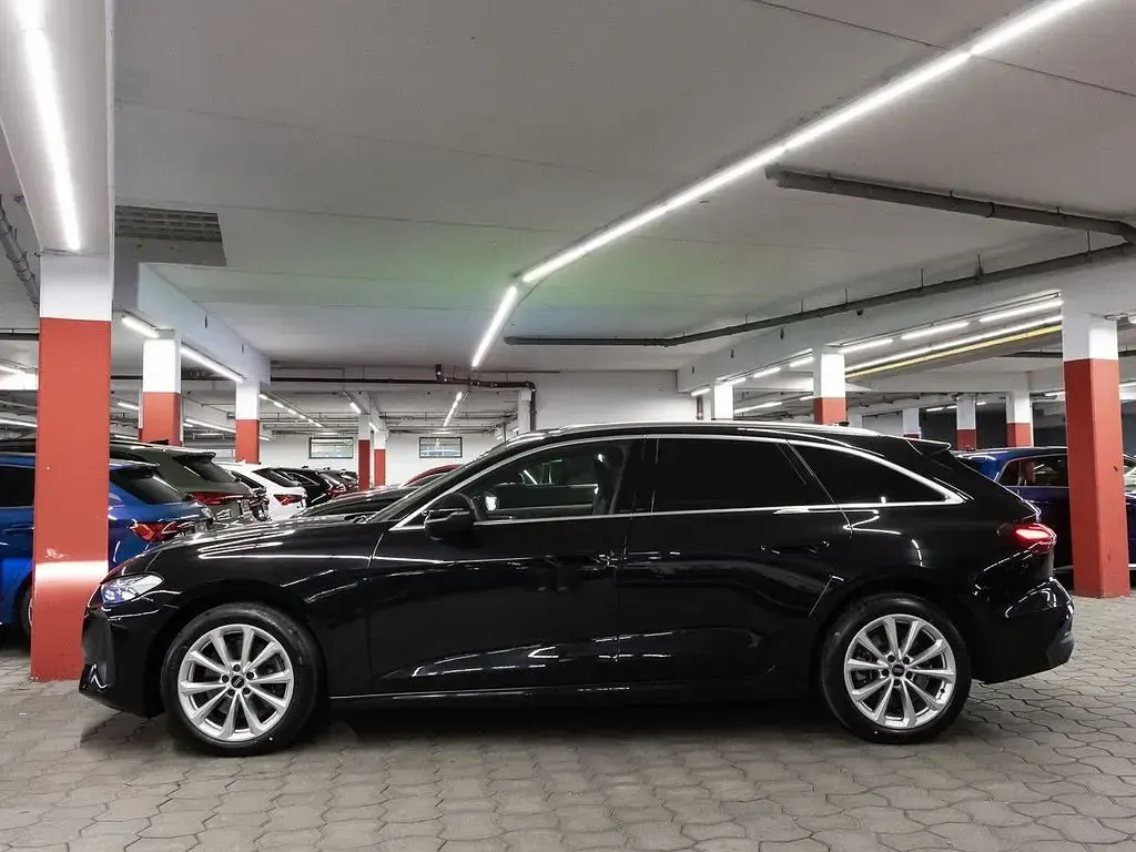 Gebraucht Audi A5 Ambiente 204 PS (150 kW) 2025 Mythosschwarz metallic Kombi