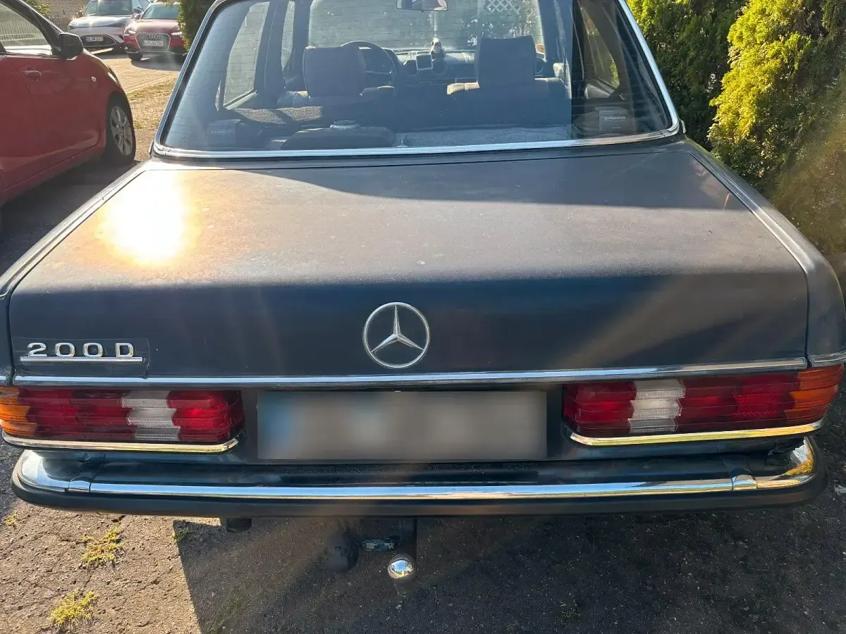 Gebraucht Mercedes 200 60 PS (44 kW) 1981 Blau Limousine