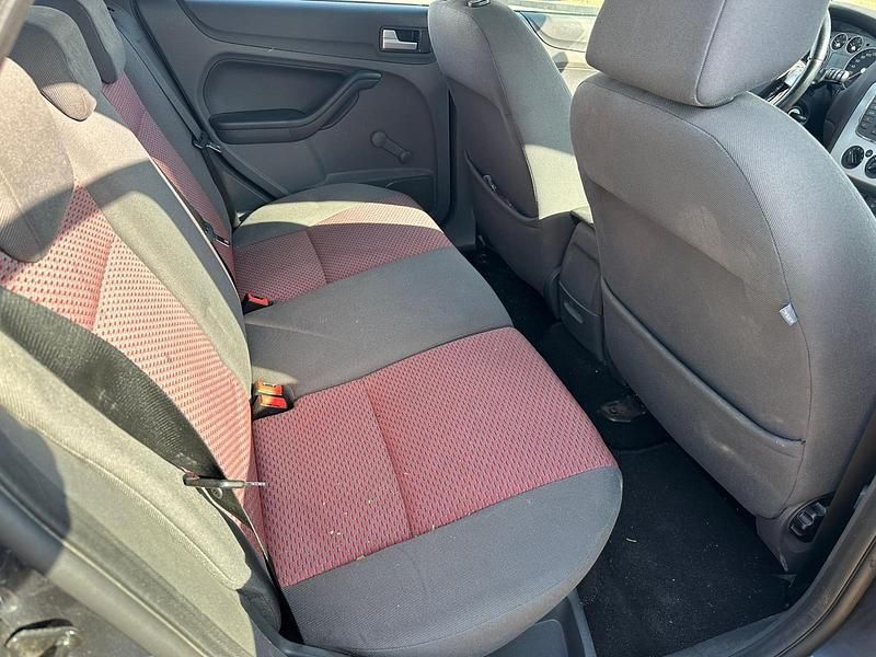 Gebraucht Ford Focus 126 PS (92 kW) 2007 Grau Coupé