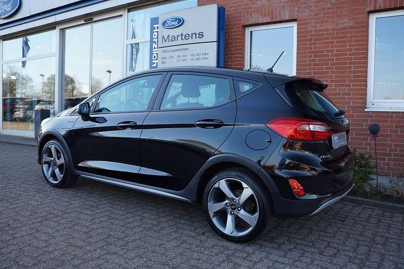 Gebraucht Ford Fiesta Active 101 PS (74 kW) 2019 Schwarz Kleinwagen
