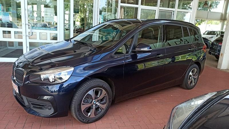 Blau Gebraucht 2019 BMW 218 Gran Tourer Performance Van / Kleinbus | 16.900 € (Fairer Preis) - Bild 1/4