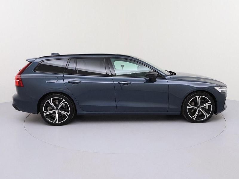 Gebraucht Volvo V60 Plus 398 PS (292 kW) 2025 Denim blue Kombi