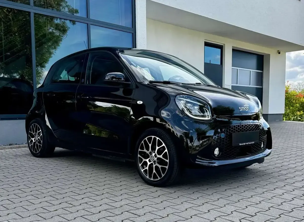 Gebraucht Smart ForFour Prime 82 PS (60 kW) 2022 Black perleffektmetallic Kleinwagen