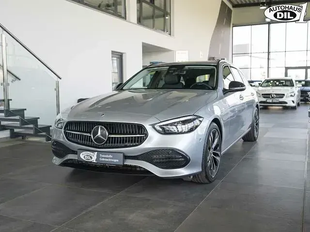 Gebraucht Mercedes C220 200 PS (147 kW) 2022 Silber (hightechsilber  metalliclack) Kombi