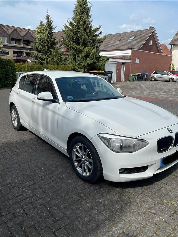 Gebraucht BMW 114 105 PS (77 kW) 2013 Weiß Kleinwagen