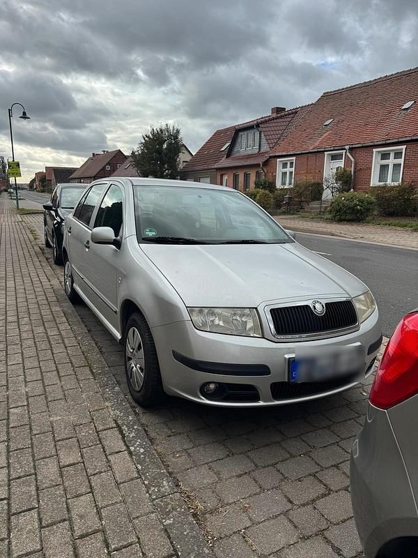 Silber Gebraucht 2006 Skoda Fabia Limousine | 1.000 € (Guter Preis) - Bild 1/4