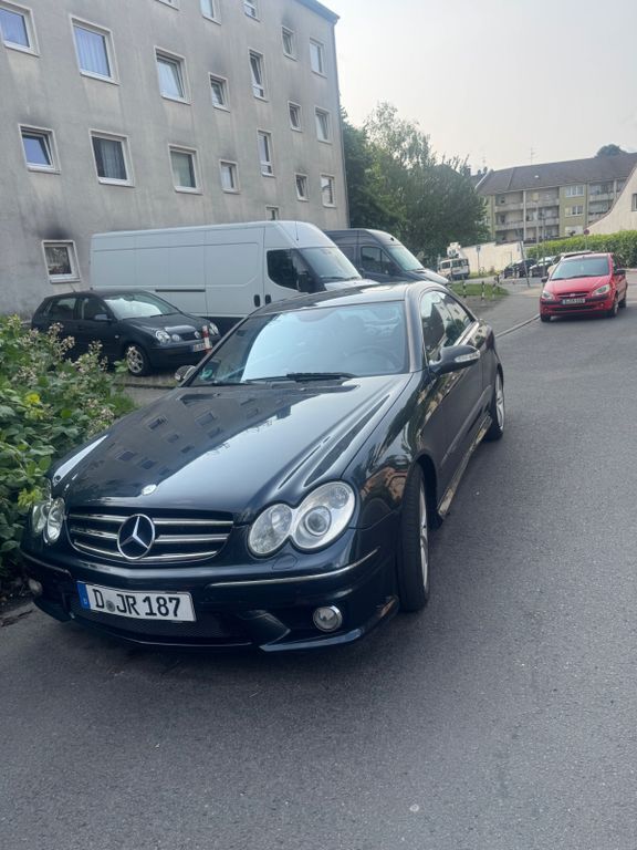 Blau Gebraucht 2003 Mercedes CLK320 Avantgarde Coupé | 4.590 € (Fairer Preis) - Bild 1/4