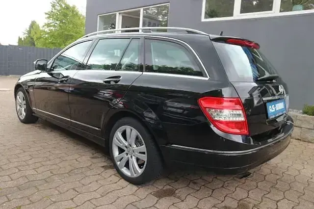Gebraucht Mercedes C180 156 PS (114 kW) 2008 Obsidianschwarz  metalliclack Kombi