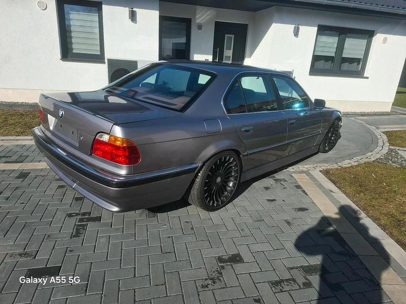 Gebraucht BMW 735 235 PS (172 kW) 1997 Grau Limousine