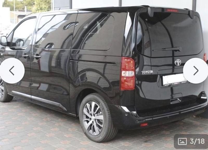 Gebraucht Toyota Proace Team 177 PS (130 kW) 2024 Schwarz Van / Kleinbus