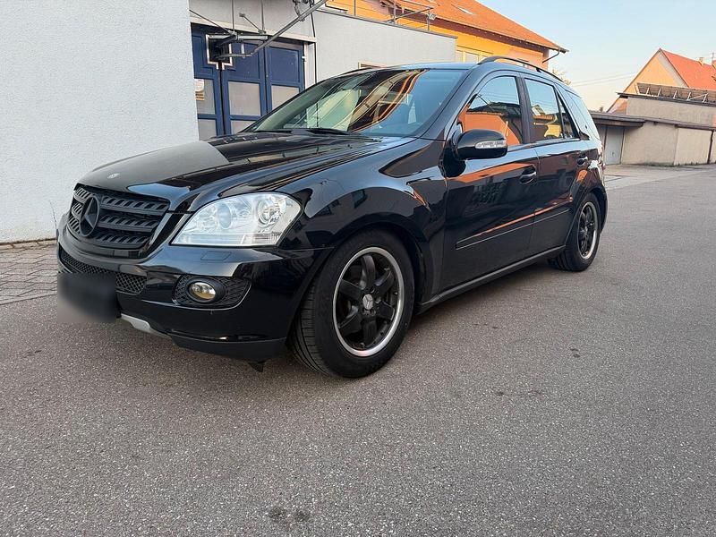 Gebraucht Mercedes ML280 190 PS (139 kW) 2007 Schwarz SUV