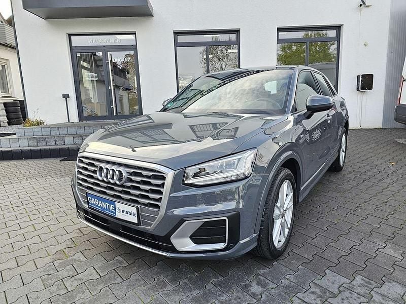 Grau Gebraucht 2018 Audi Q2 S-Line SUV | 21.990 € (Fairer Preis) - Bild 1/4