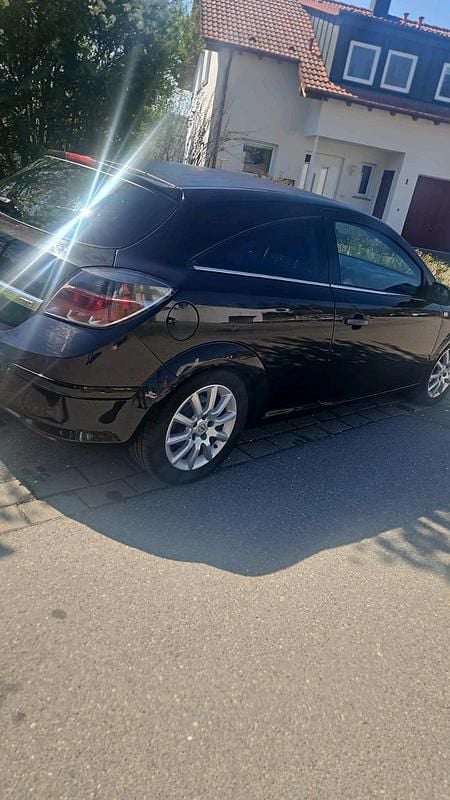 Gebraucht Opel Astra GTC 116 PS (85 kW) 2009 Schwarz Kleinwagen