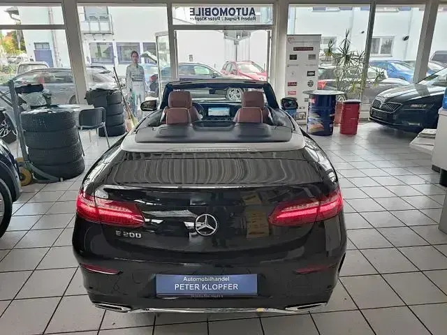 Gebraucht Mercedes E200 AMG 184 PS (135 kW) 2019 Obsidianschwarz (metallic) Cabrio