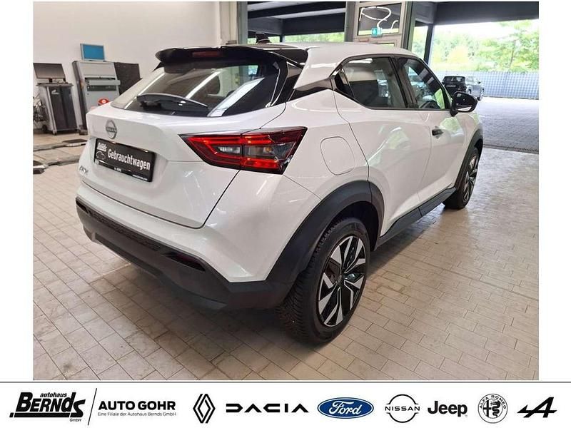 Gebraucht Nissan Juke Acenta 114 PS (83 kW) 2024 Pearl white perleffekt (qbeg) SUV