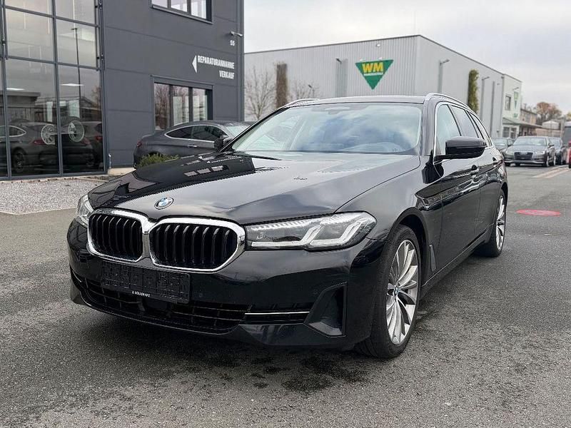 Schwarz ii/bonnet fluid black Gebraucht 2022 BMW 530 Sport Line Kombi | 27.900 € (Superpreis) - Bild 1/4