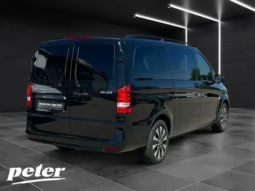 Gebraucht Mercedes Vito 190 PS (139 kW) 2025 Obsidianschwarz metallic Van