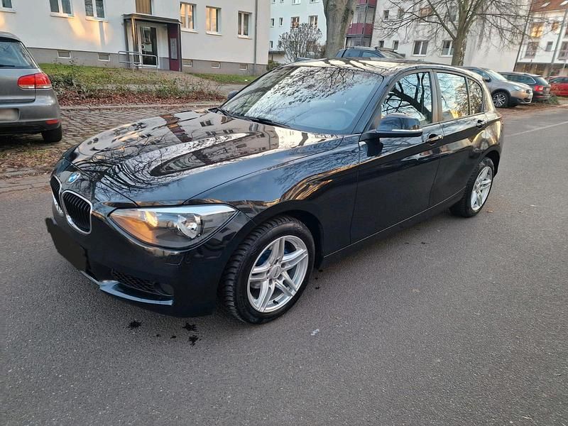 Gebraucht BMW 118 143 PS (105 kW) 2012 Schwarz Kleinwagen
