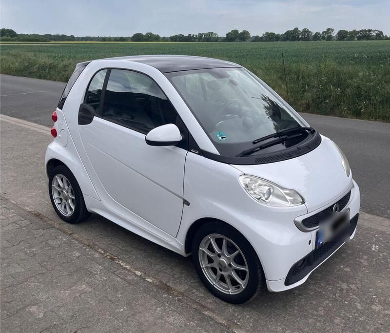Weiß Gebraucht 2012 Smart ForTwo Coupé Pulse Coupé | 5.995 € (Guter Preis) - Bild 1/4