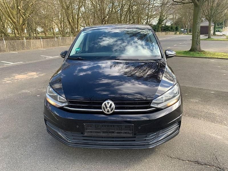 Gebraucht VW Touran 116 PS (85 kW) 2018 Schwarz Van / Kleinbus