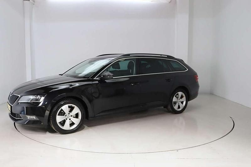 Gebraucht Skoda Superb 190 PS (139 kW) 2016 Schwarz Kombi