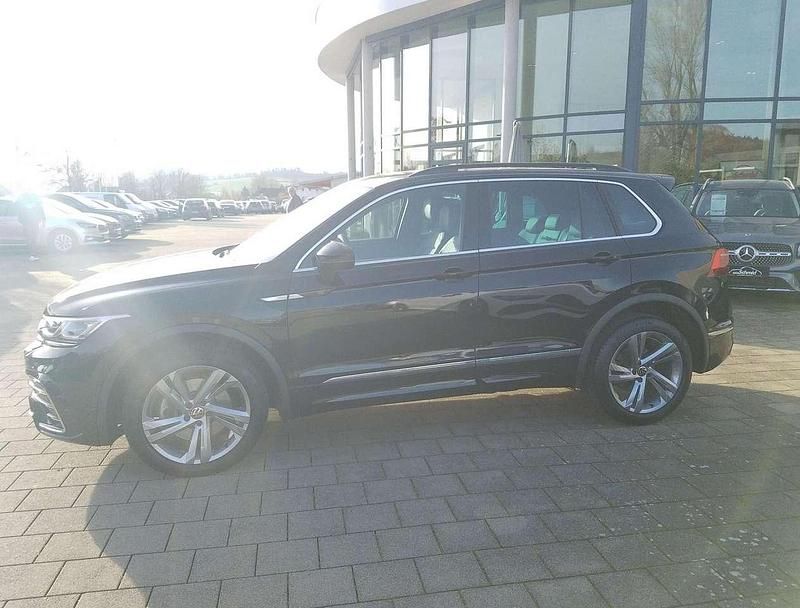Gebraucht VW Tiguan R-line 200 PS (147 kW) 2023 Deep black perleffekt SUV