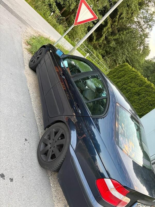 Blau Gebraucht 2003 BMW 318 Limousine | 800 € (Superpreis) - Bild 1/4