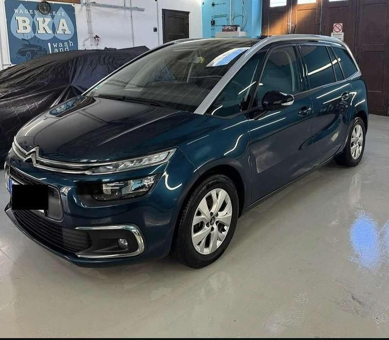 Blau Gebraucht 2021 Citroën C4 SpaceTourer Feel Van / Kleinbus | 17.990 € (Teuer) - Bild 1/4