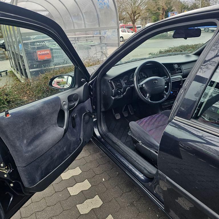 Gebraucht Opel Vectra 116 PS (85 kW) 1996 Schwarz Limousine